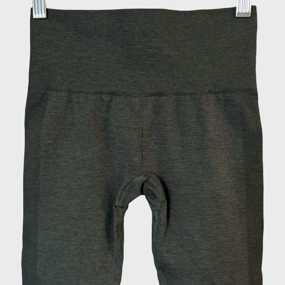 Lululemon Seamlessly Street Crop Capri Legging Green Women's 2 Athletic Yoga Gym - Picture 7 of 10